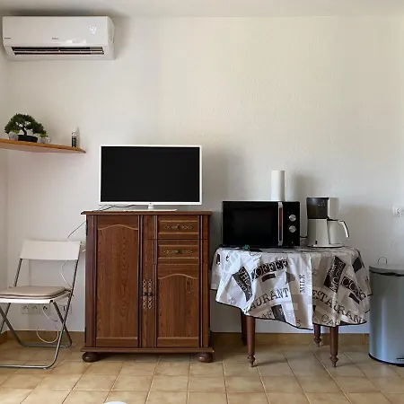 Climatise Avec Parking Lägenhet